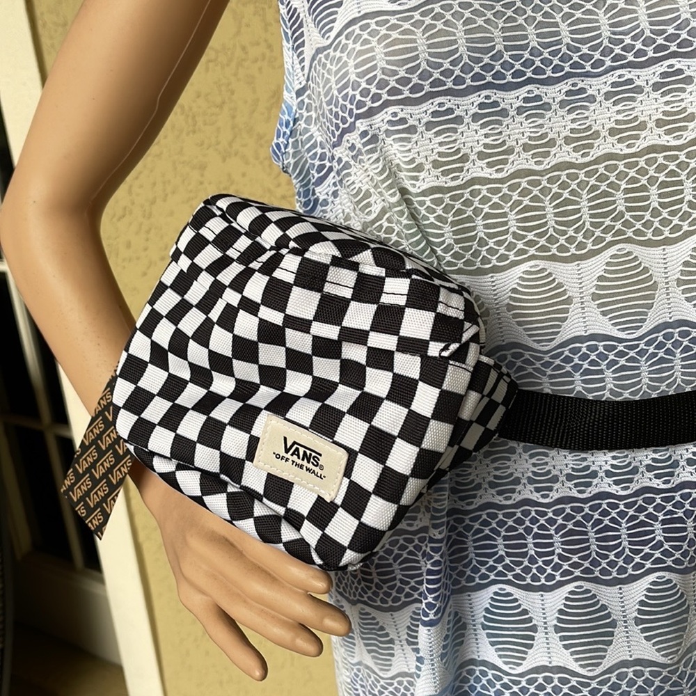Brand new Authentic VANS Uni-Pak Checkered Unisex VN0A3WKDP2T  NWT
Fanny pack - Picture 12 of 16